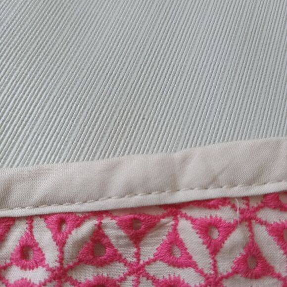 Talbots Pink & Cream Embroidered Eyelet Cutout Pencil Style Skirt Women's Size 4 - Picture 9 of 12